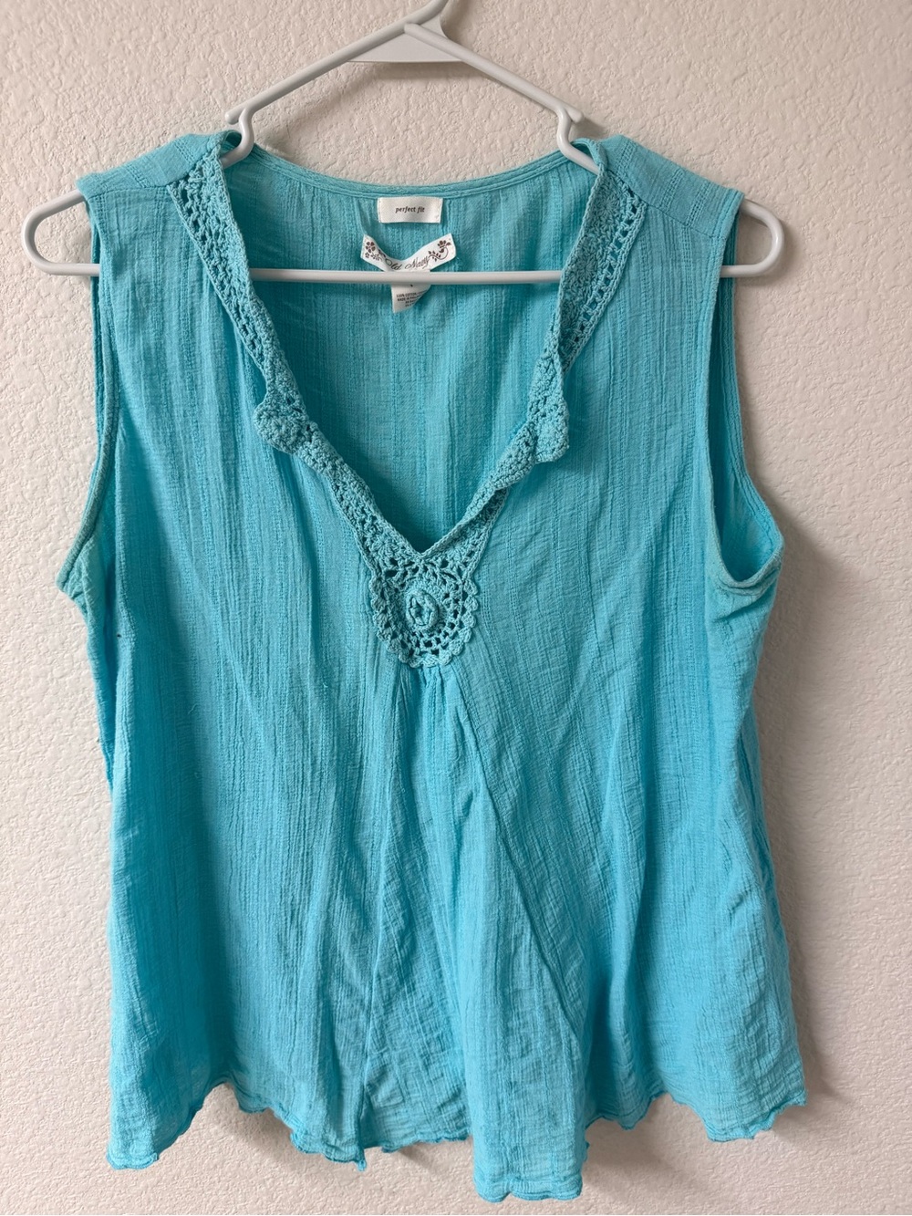 Old Navy Turquoise Crochet-Trim V-Neck Tunic
